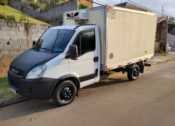 IVECO DAILY 35S14 CHASSI CABINE TURBO INTERCOOLER DIESEL 2P MANUAL
